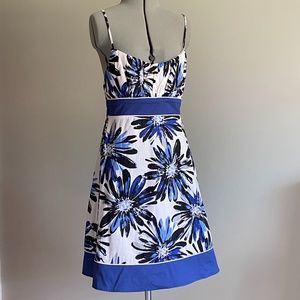 Love Tease Size SMALL Summery Floral Dress